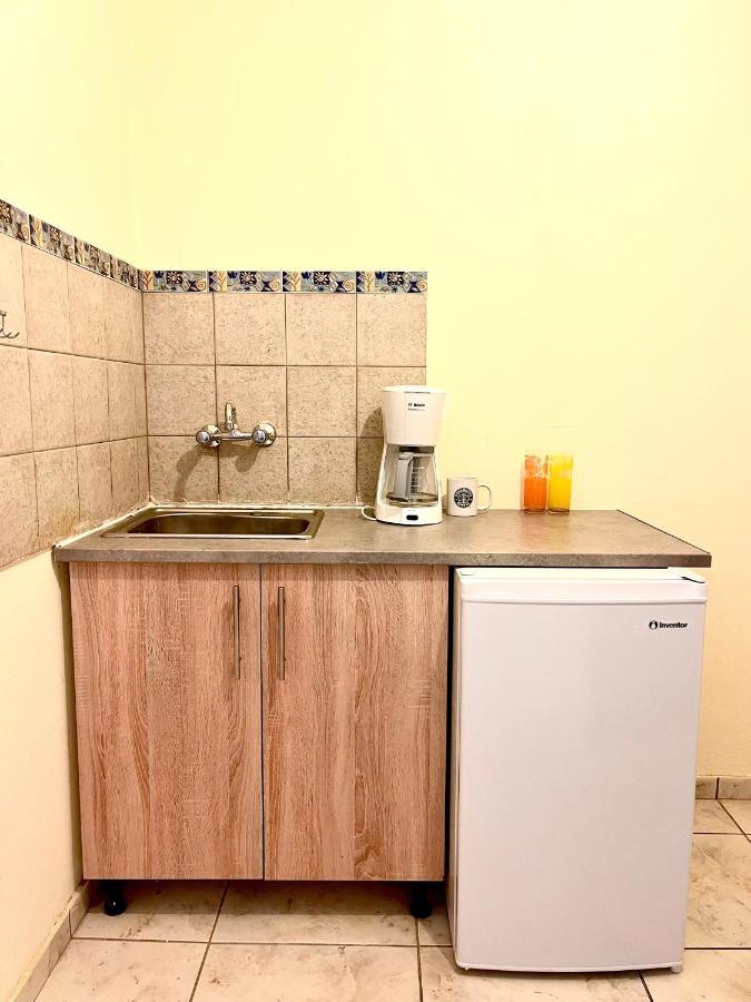 Legacy Lux By The Airport & Beach Artemida  Esterno foto